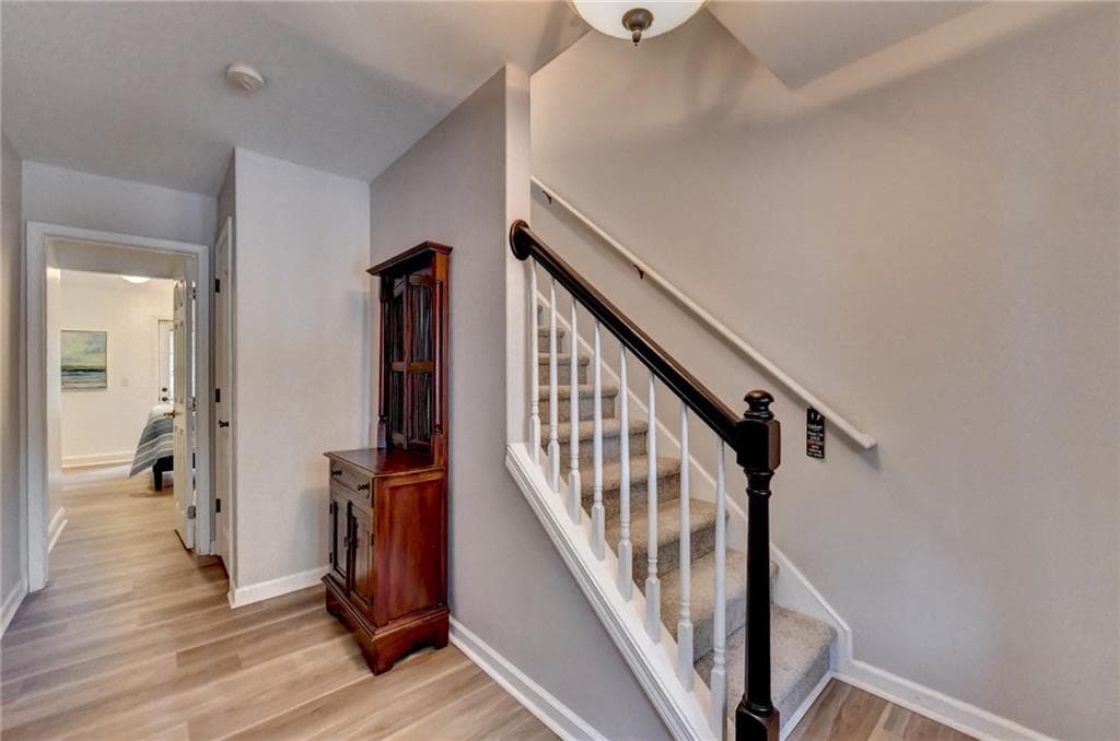 3 bedroom, 4 bathroom, 1,550 sq ft townhouse for sale at 3980 Church View Lane, Suwanee, GA 30024 — photo 6
