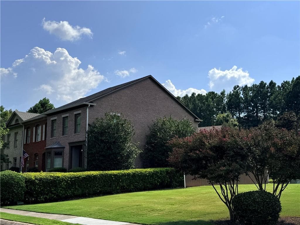 3 bedroom, 3 bathroom, 2,059 sq ft townhouse under contract at 1659 Ridenour Parkway, Kennesaw, GA 30152 — photo 4