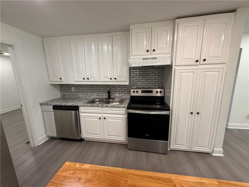 3 bedroom, 2 bathroom, 1,113 sq ft single family residence for sale at 2237 Penelope Street, Atlanta, GA 30314 — photo 4
