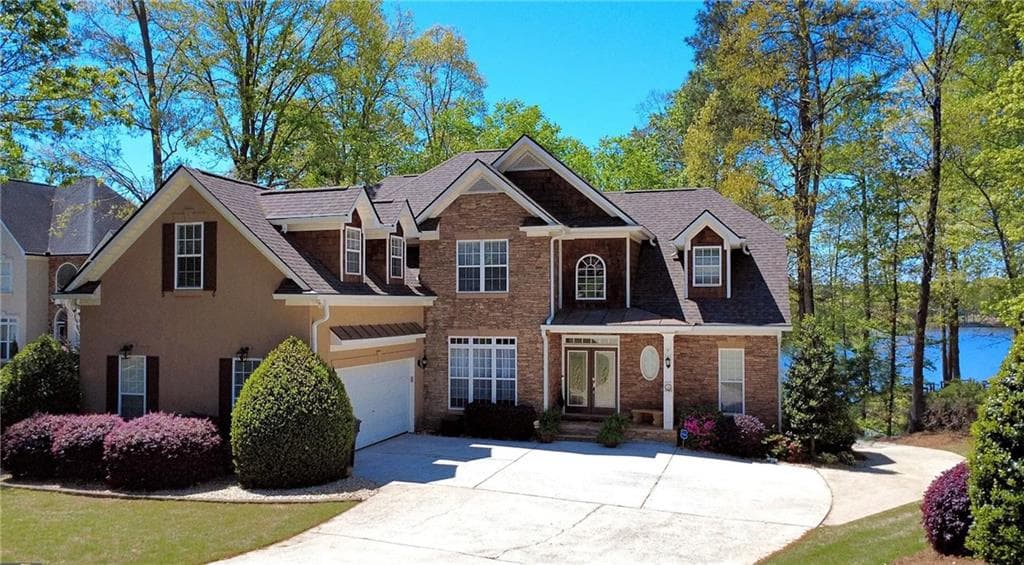 6 bedroom, 4 bathroom, 4,792 sq ft single family residence for sale at 306 Chanda Cove, Mcdonough, GA 30253 — photo 2