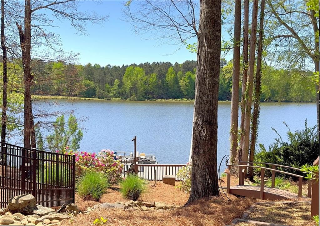 6 bedroom, 4 bathroom, 4,792 sq ft single family residence for sale at 306 Chanda Cove, Mcdonough, GA 30253 — photo 4