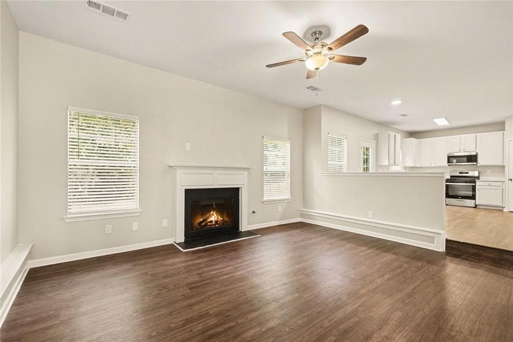 4 bedroom, 3 bathroom, 2,760 sq ft single family residence for sale at 3511 Umatilla Lane, Atlanta, GA 30331 — photo 5