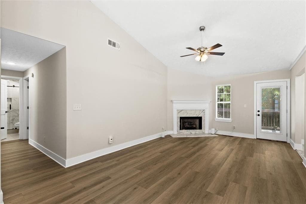 5 bedroom, 3 bathroom, 2,055 sq ft single family residence under contract at 2511 Kris Crossing, Ellenwood, GA 30294 — photo 5