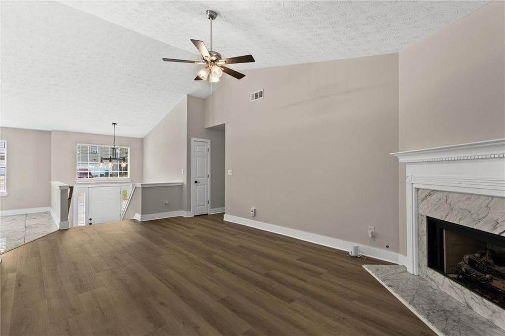 5 bedroom, 3 bathroom, 2,055 sq ft single family residence under contract at 2511 Kris Crossing, Ellenwood, GA 30294 — photo 7