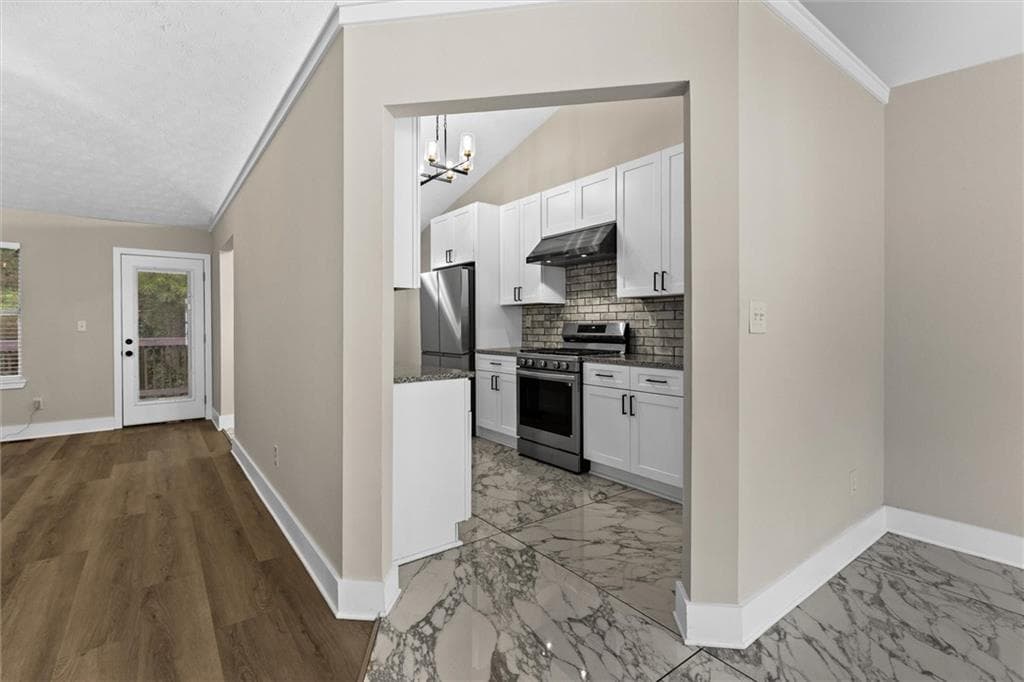 5 bedroom, 3 bathroom, 2,055 sq ft single family residence under contract at 2511 Kris Crossing, Ellenwood, GA 30294 — photo 9