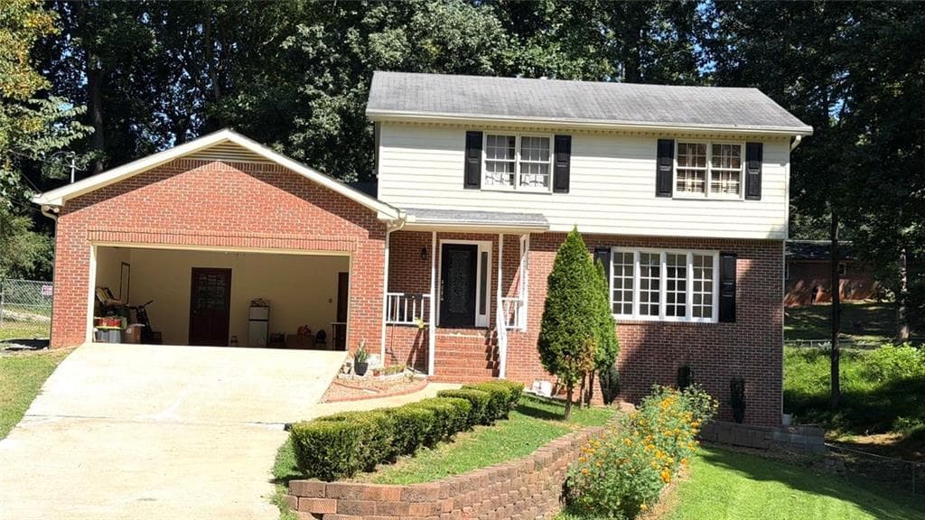 4 bedroom, 4 bathroom, 3,444 sq ft single family residence for sale at 574 Hickory Hills Court, Stone Mountain, GA 30083 — photo 2