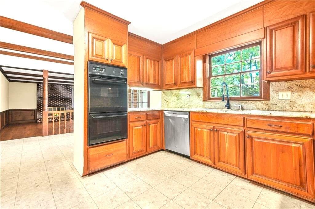 4 bedroom, 4 bathroom, 3,444 sq ft single family residence for sale at 574 Hickory Hills Court, Stone Mountain, GA 30083 — photo 8