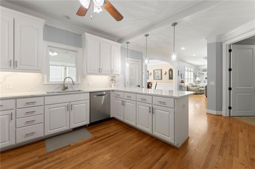 6 bedroom, 5 bathroom, 4,604 sq ft single family residence for sale at 5725 Ash Drive, Cumming, GA 30040 — photo 6