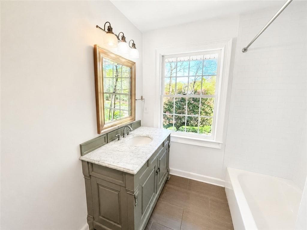 4 bedroom, 3 bathroom, 1,456 sq ft single family residence for rent at 4586 Peachtree Dunwoody Road, Atlanta, GA 30342 for $4,500 a month — photo 4