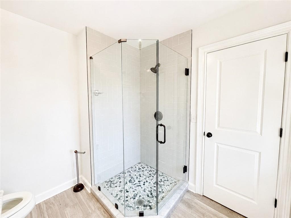 4 bedroom, 3 bathroom, 1,456 sq ft single family residence for rent at 4586 Peachtree Dunwoody Road, Atlanta, GA 30342 for $4,500 a month — photo 5