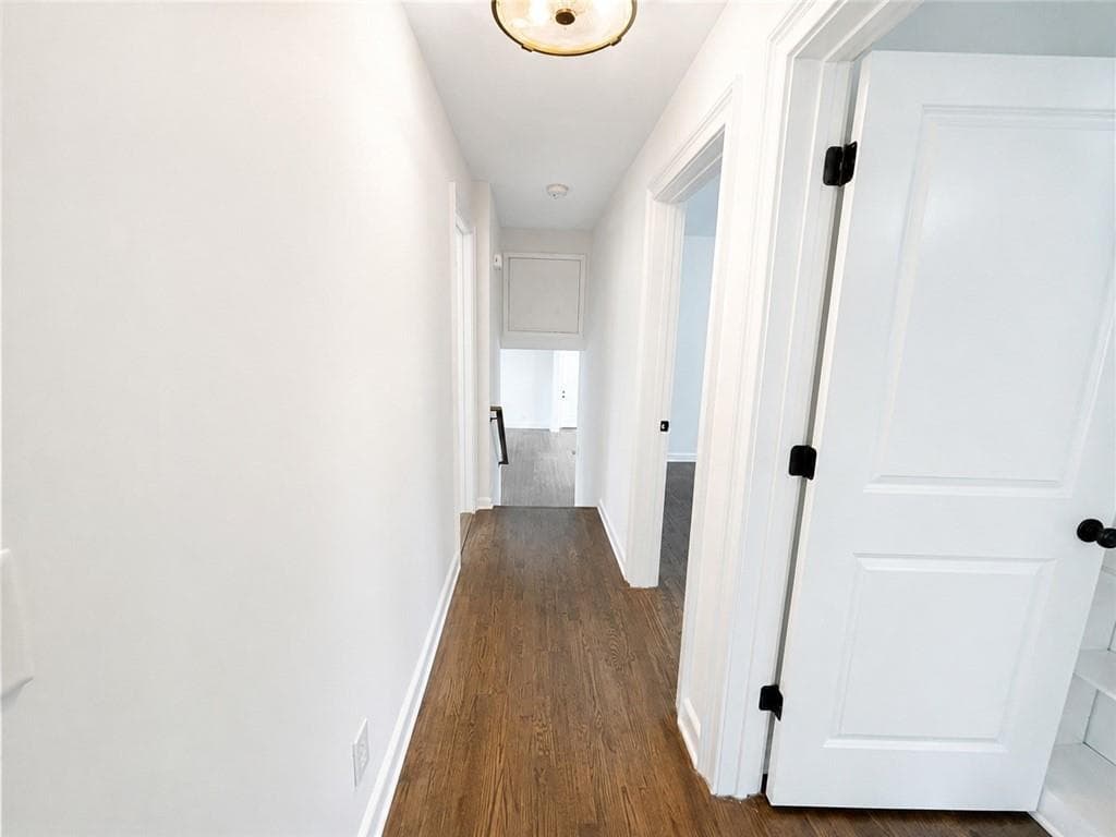 4 bedroom, 3 bathroom, 1,456 sq ft single family residence for rent at 4586 Peachtree Dunwoody Road, Atlanta, GA 30342 for $4,500 a month — photo 6