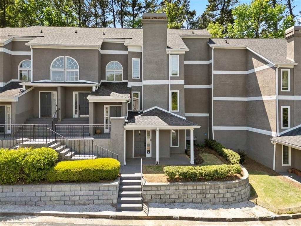 2 bedroom, 2 bathroom, 1,430 sq ft apartment for rent at 46 St Claire Lane, Atlanta, GA 30324 for $2,700 a month — photo 1 of 23