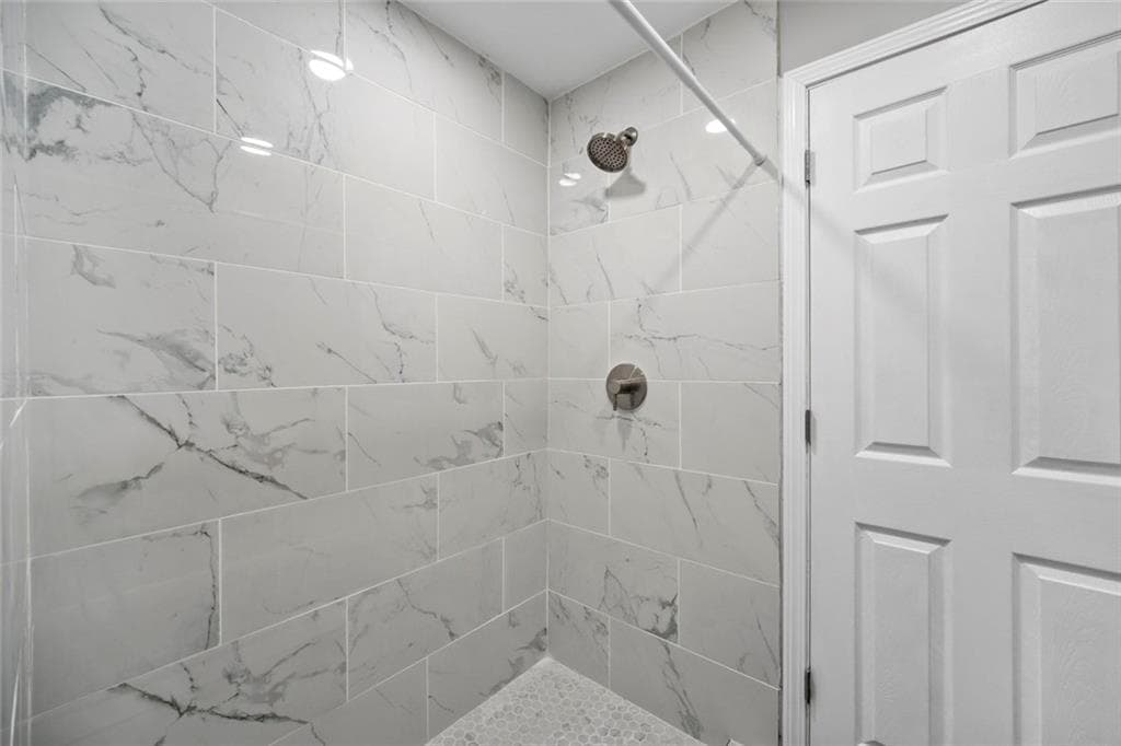 2 bedroom, 1 bathroom, 950 sq ft triplex for rent at 1126 Briarcliff Place 2, Atlanta, GA 30306 for $2,500 a month — photo 8