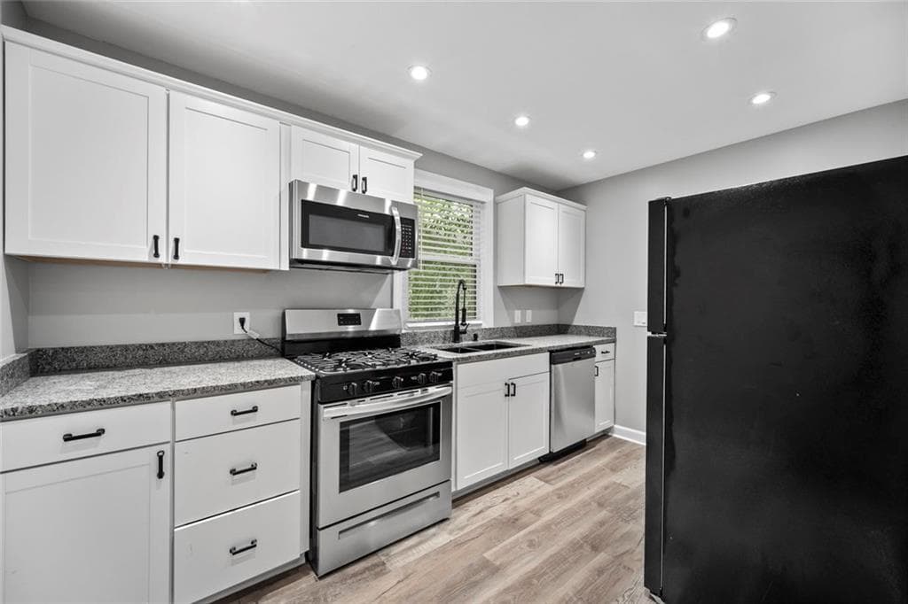 2 bedroom, 1 bathroom, 950 sq ft triplex for rent at 1126 Briarcliff Place 2, Atlanta, GA 30306 for $2,500 a month — photo 9