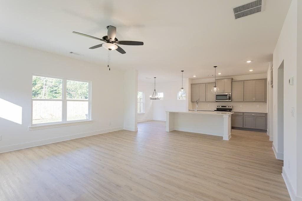 4 bedroom, 3 bathroom, 2,295 sq ft single family residence for sale at 3041 Sea Aster Way, Buford, GA 30519 — photo 3