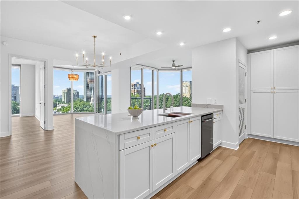 2 bedroom, 3 bathroom, 1,794 sq ft condominium under contract at 2795 Peachtree Road 802, Atlanta, GA 30305