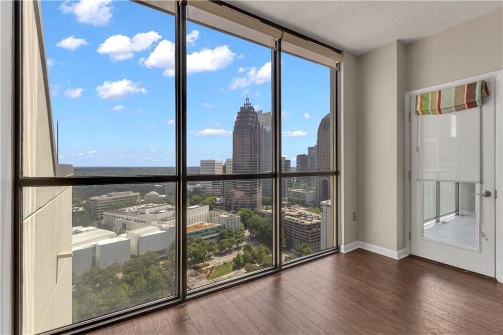 1 bedroom, 1 bathroom, 723 sq ft condominium for sale at 1280 W Peachtree Street 3810, Atlanta, GA 30309