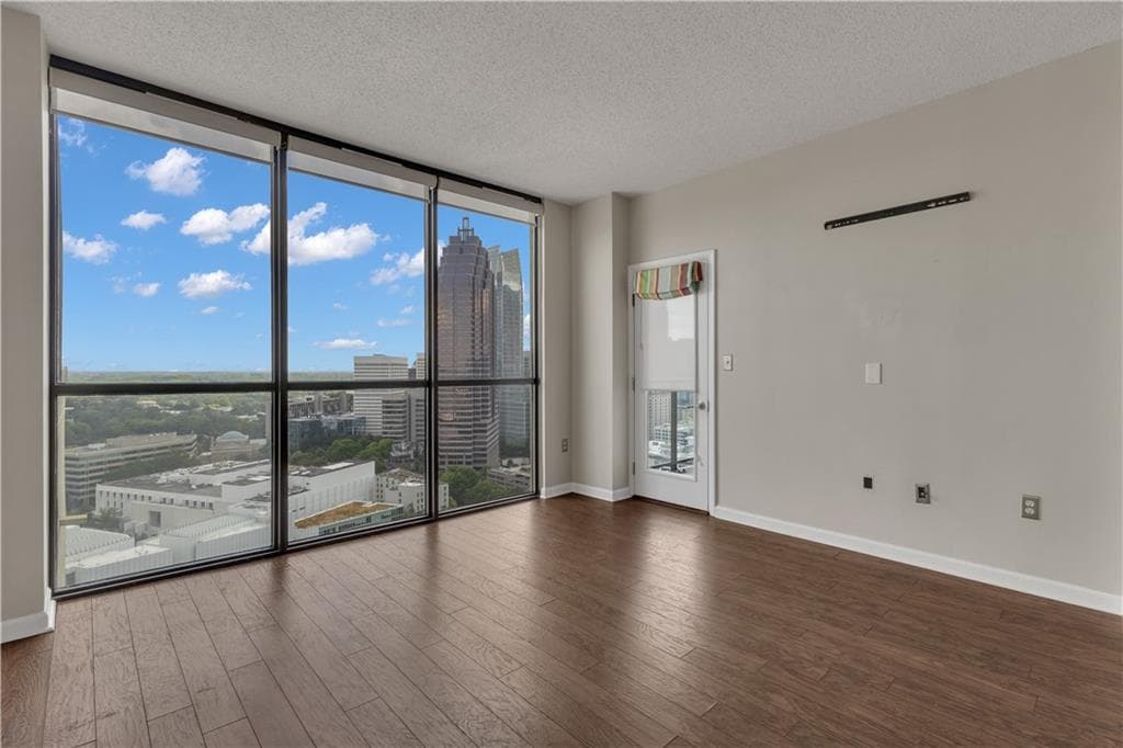 1 bedroom, 1 bathroom, 723 sq ft condominium for sale at 1280 W Peachtree Street 3810, Atlanta, GA 30309 — photo 2