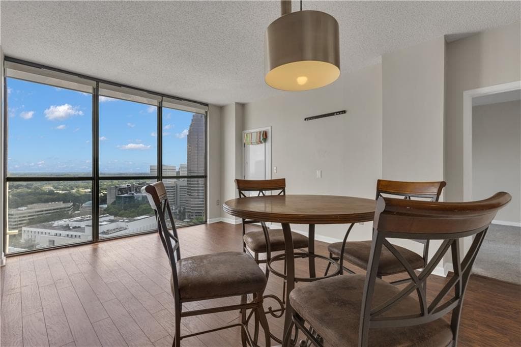 1 bedroom, 1 bathroom, 723 sq ft condominium for sale at 1280 W Peachtree Street 3810, Atlanta, GA 30309 — photo 3