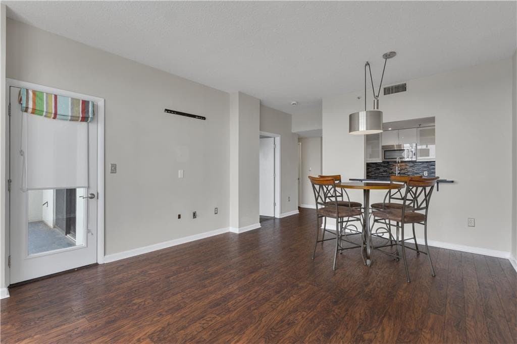 1 bedroom, 1 bathroom, 723 sq ft condominium for sale at 1280 W Peachtree Street 3810, Atlanta, GA 30309 — photo 5