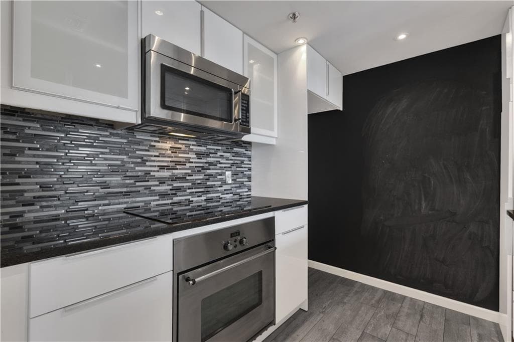 1 bedroom, 1 bathroom, 723 sq ft condominium for sale at 1280 W Peachtree Street 3810, Atlanta, GA 30309 — photo 9