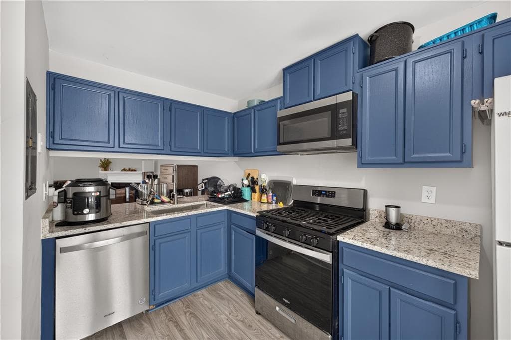1 bedroom, 2 bathroom, 1,164 sq ft townhouse for rent at 7033 Panda Lane, Austell, GA 30168 for $1,000 a month — photo 4