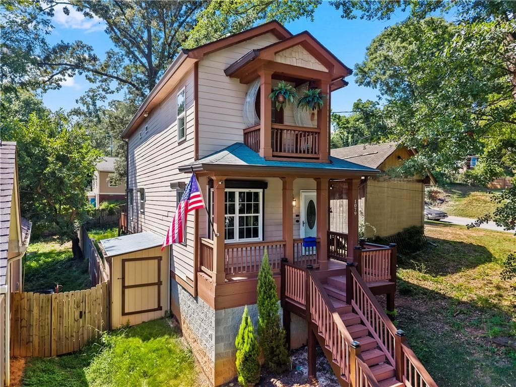 3 bedroom, 3 bathroom, 1,505 sq ft single family residence for sale at 1079 Sims Street, Atlanta, GA 30310 — photo 1 of 23