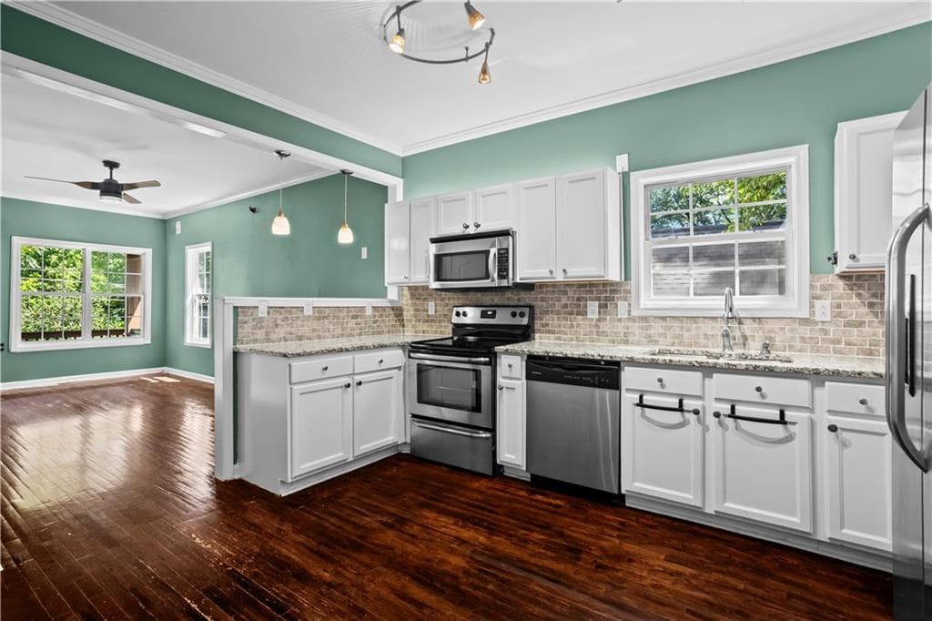 3 bedroom, 3 bathroom, 1,505 sq ft single family residence for sale at 1079 Sims Street, Atlanta, GA 30310 — photo 7