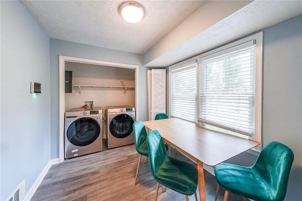 3 bedroom, 2 bathroom, 1,301 sq ft single family residence for sale at 820 Bridgewater Way, Conyers, GA 30094 — photo 8