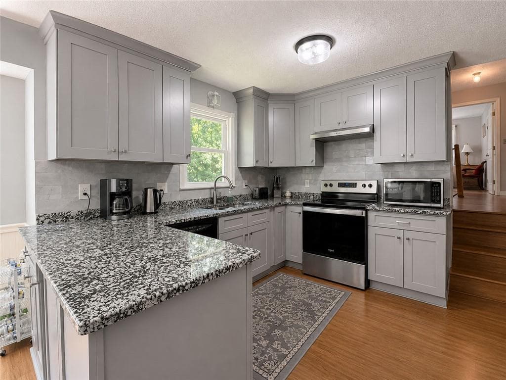 4 bedroom, 2 bathroom, 2,186 sq ft single family residence under contract at 1627 Dogwood Lane, Acworth, GA 30102 — photo 6