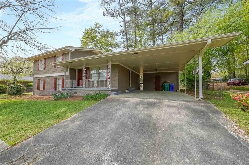 4 bedroom, 3 bathroom, 1,994 sq ft single family residence for sale at 2757 Cavalier Drive, Decatur, GA 30034 — photo 3