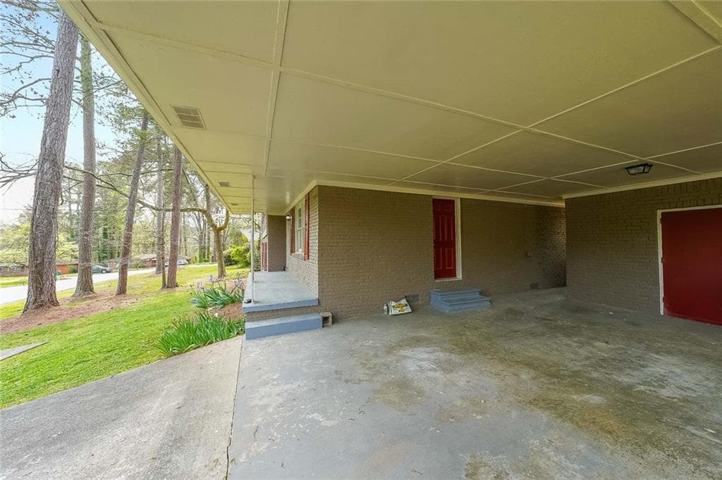 4 bedroom, 3 bathroom, 1,994 sq ft single family residence for sale at 2757 Cavalier Drive, Decatur, GA 30034 — photo 4