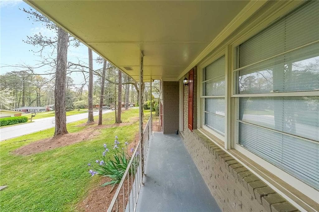 4 bedroom, 3 bathroom, 1,994 sq ft single family residence for sale at 2757 Cavalier Drive, Decatur, GA 30034 — photo 5