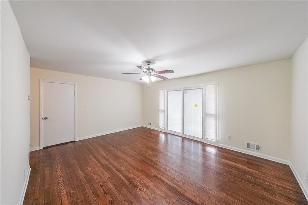 4 bedroom, 3 bathroom, 1,994 sq ft single family residence for sale at 2757 Cavalier Drive, Decatur, GA 30034 — photo 7