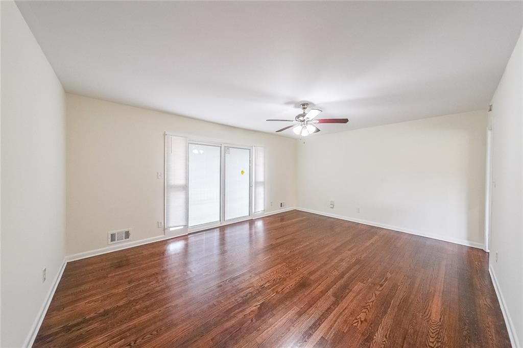4 bedroom, 3 bathroom, 1,994 sq ft single family residence for sale at 2757 Cavalier Drive, Decatur, GA 30034 — photo 9