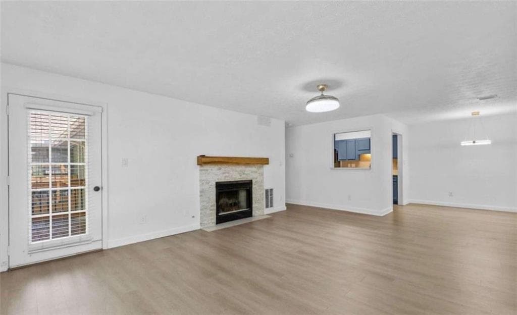2 bedroom, 2 bathroom, 1,342 sq ft condominium for sale at 204 Berkeley Woods Drive, Duluth, GA 30096 — photo 3