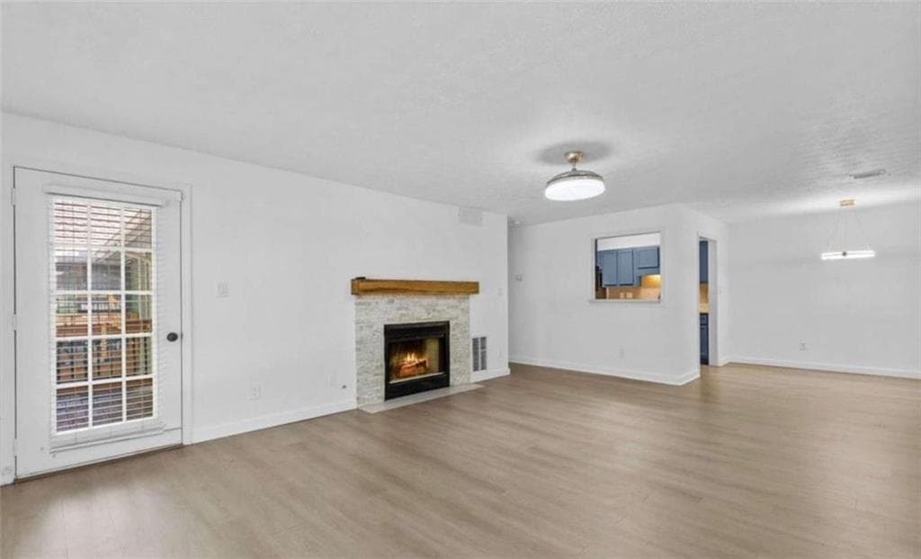 2 bedroom, 2 bathroom, 1,342 sq ft condominium for sale at 204 Berkeley Woods Drive, Duluth, GA 30096 — photo 4