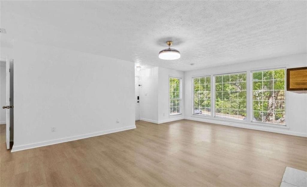 2 bedroom, 2 bathroom, 1,342 sq ft condominium for sale at 204 Berkeley Woods Drive, Duluth, GA 30096 — photo 5