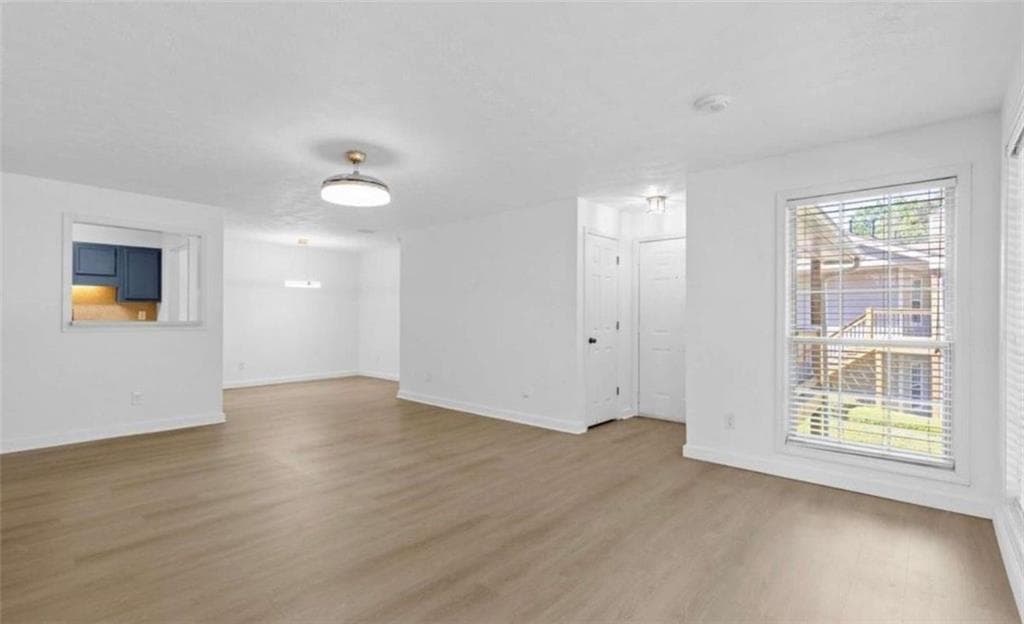 2 bedroom, 2 bathroom, 1,342 sq ft condominium for sale at 204 Berkeley Woods Drive, Duluth, GA 30096 — photo 6