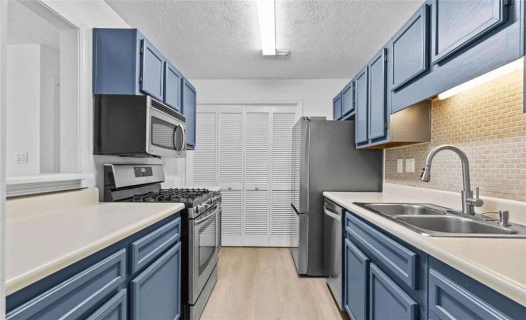 2 bedroom, 2 bathroom, 1,342 sq ft condominium for sale at 204 Berkeley Woods Drive, Duluth, GA 30096 — photo 7