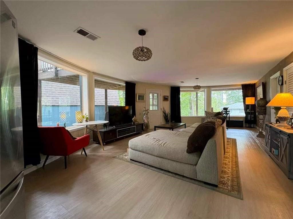 1 bedroom, 1 bathroom, 1,976 sq ft single family residence for rent at 532 Embry Lane, Marietta, GA 30066 for $1,400 a month — photo 4