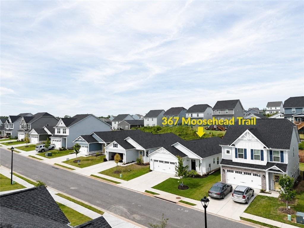 3 bedroom, 2 bathroom, 1,420 sq ft single family residence for sale at 367 Moosehead Trail, Hoschton, GA 30548 — photo 3