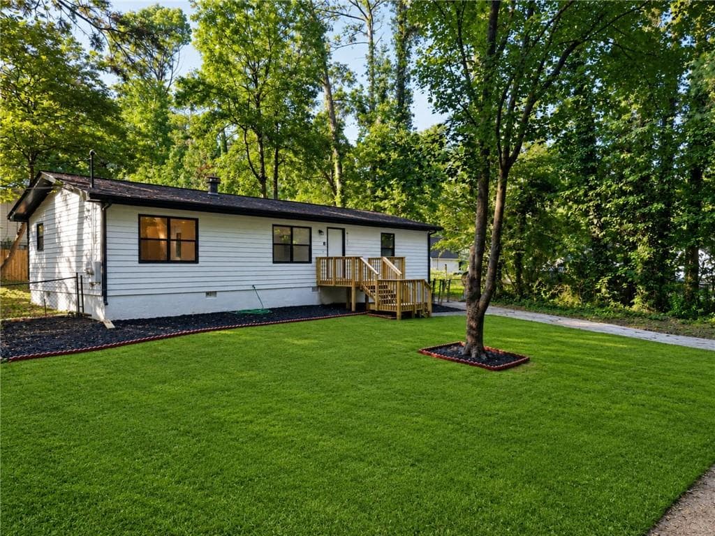 3 bedroom, 2 bathroom, 1,200 sq ft single family residence for sale at 4185 Bradley Drive, Snellville, GA 30039 — photo 2