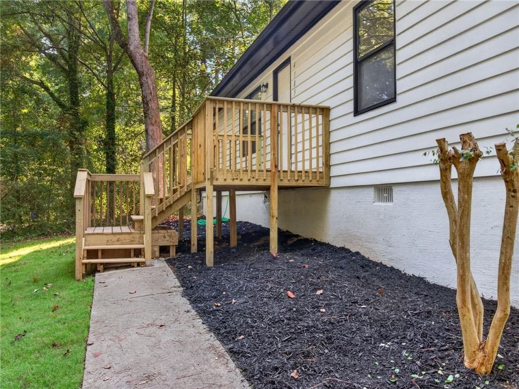 3 bedroom, 2 bathroom, 1,200 sq ft single family residence for sale at 4185 Bradley Drive, Snellville, GA 30039 — photo 4
