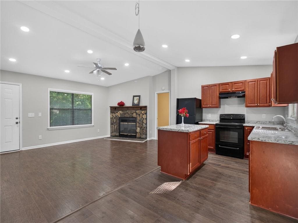 3 bedroom, 2 bathroom, 1,200 sq ft single family residence for sale at 4185 Bradley Drive, Snellville, GA 30039 — photo 9