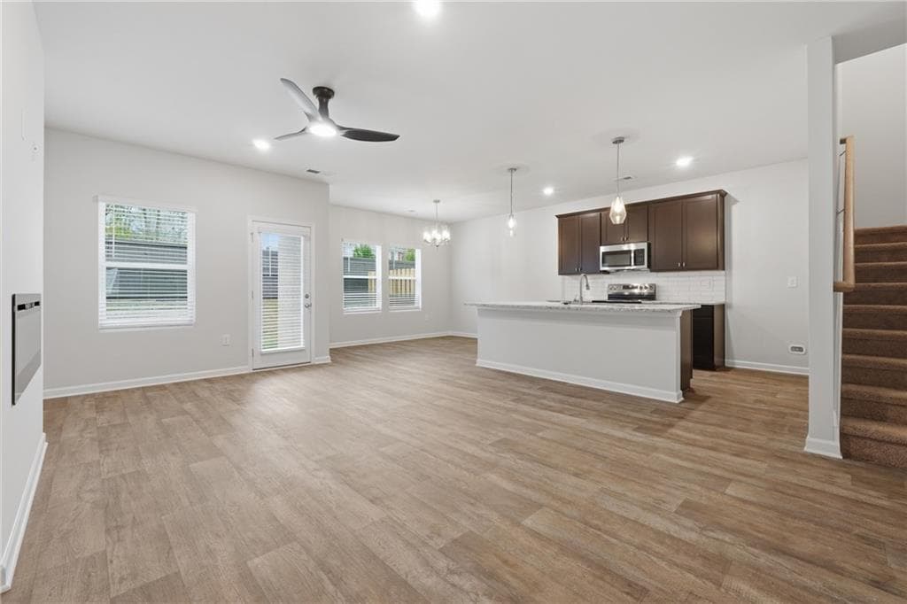 4 bedroom, 3 bathroom, 1,827 sq ft townhouse under contract at 3177 Winding Waters Way, Powder Springs, GA 30127 — photo 4