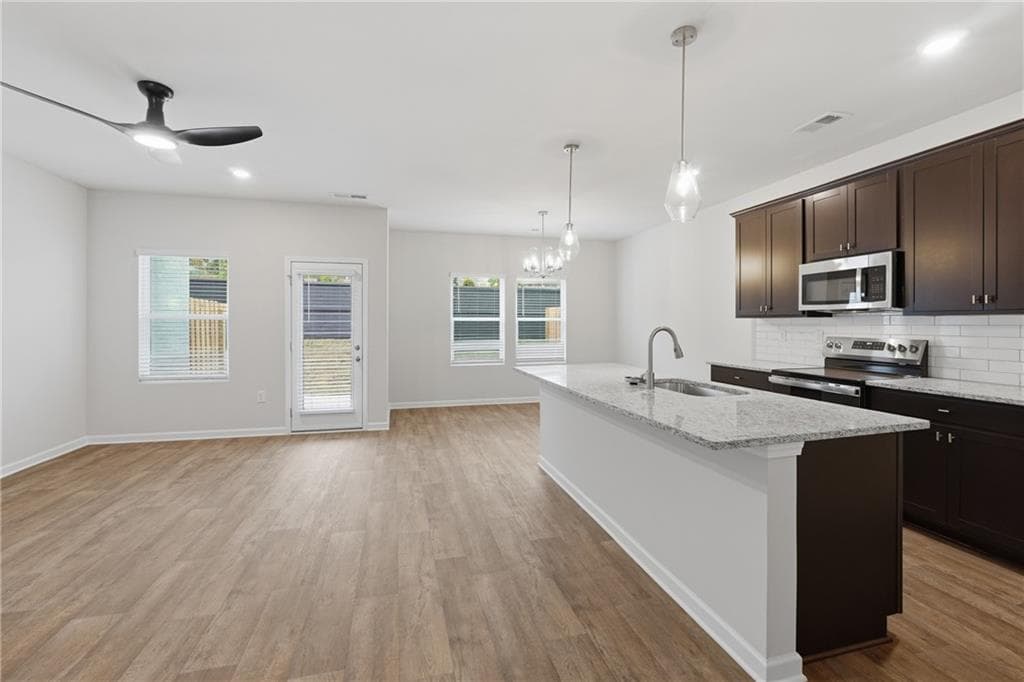4 bedroom, 3 bathroom, 1,827 sq ft townhouse under contract at 3177 Winding Waters Way, Powder Springs, GA 30127 — photo 6