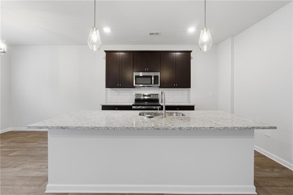 4 bedroom, 3 bathroom, 1,827 sq ft townhouse under contract at 3177 Winding Waters Way, Powder Springs, GA 30127 — photo 7