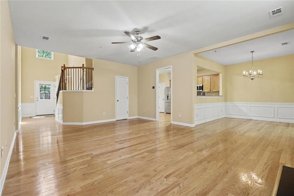 3 bedroom, 3 bathroom, 1,740 sq ft townhouse for sale at 1490 Bellsmith Drive, Roswell, GA 30076 — photo 4