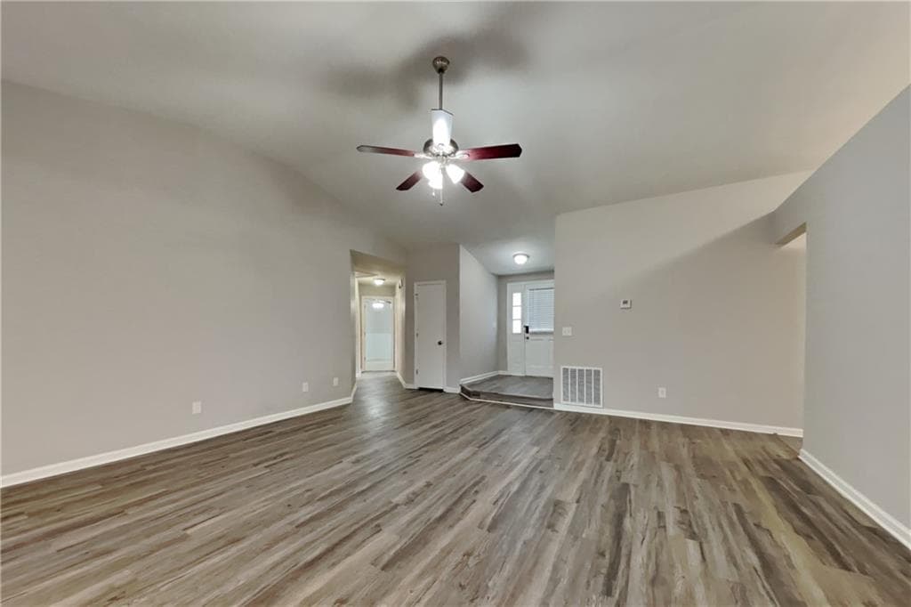 3 bedroom, 2 bathroom, 1,668 sq ft single family residence for rent at 5990 Bayside Drive, Acworth, GA 30101 for $1,900 a month — photo 3